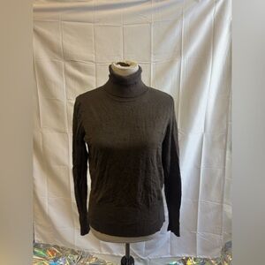 MERONA Long Sleeve Gray Color Stretchy Turtleneck‎ Large